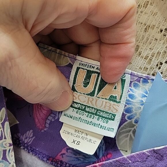 Bundle of 4 pc. scrubs: SB, & UA, & Cherokee bottoms, size XS. - Picture 11 of 15